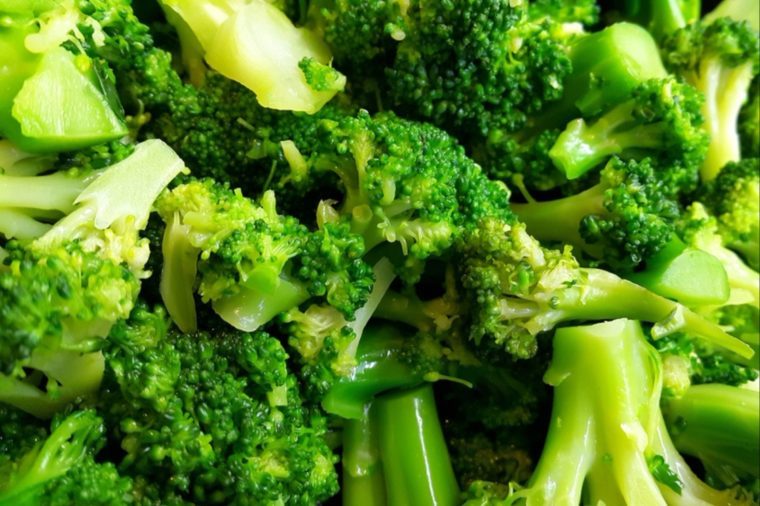 05-broccoli-Fruits and Vegetables that Taste Best in the Fall_566792473-CHATCWORLD